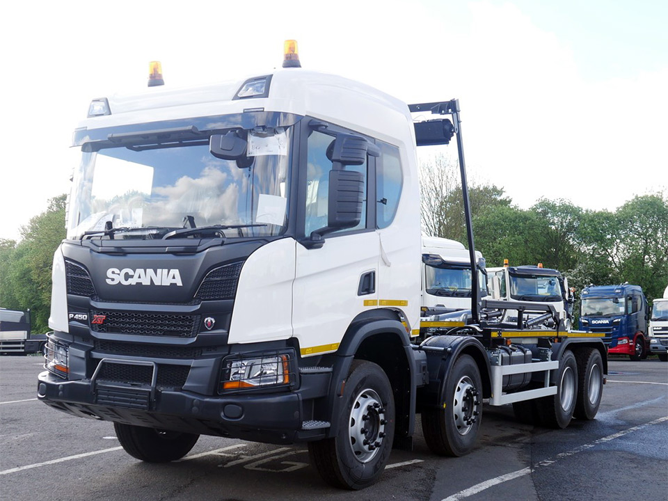 SCANIA 32T HOOKLOADER